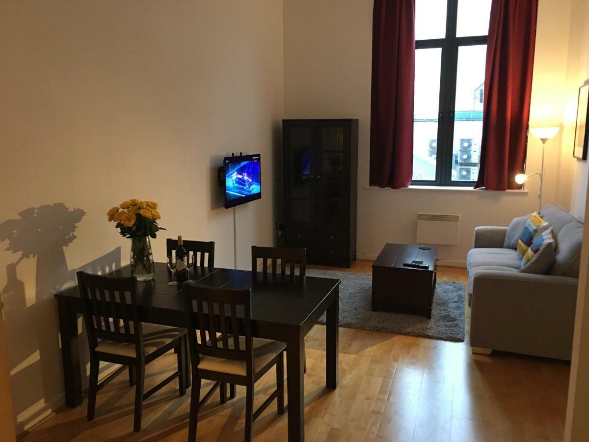 Stylish City Centre Apartment Cardiff Exterior photo