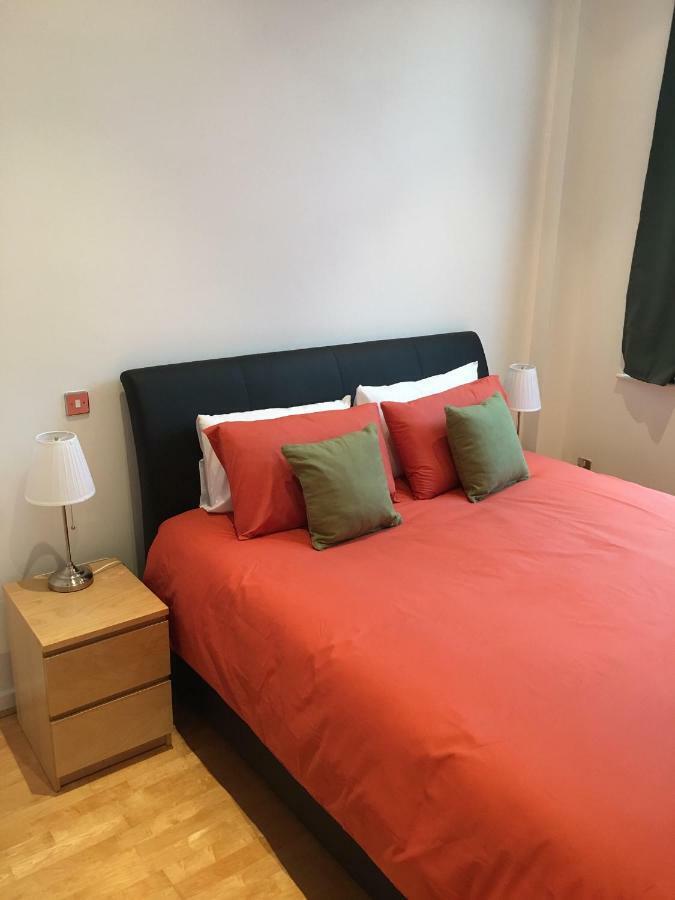 Stylish City Centre Apartment Cardiff Exterior photo