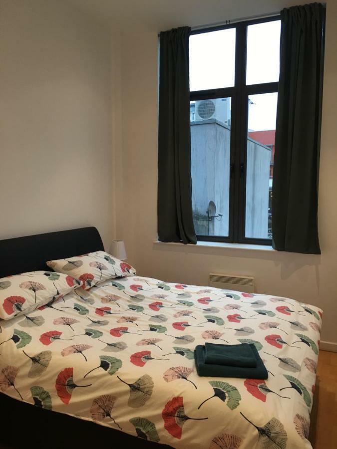 Stylish City Centre Apartment Cardiff Exterior photo