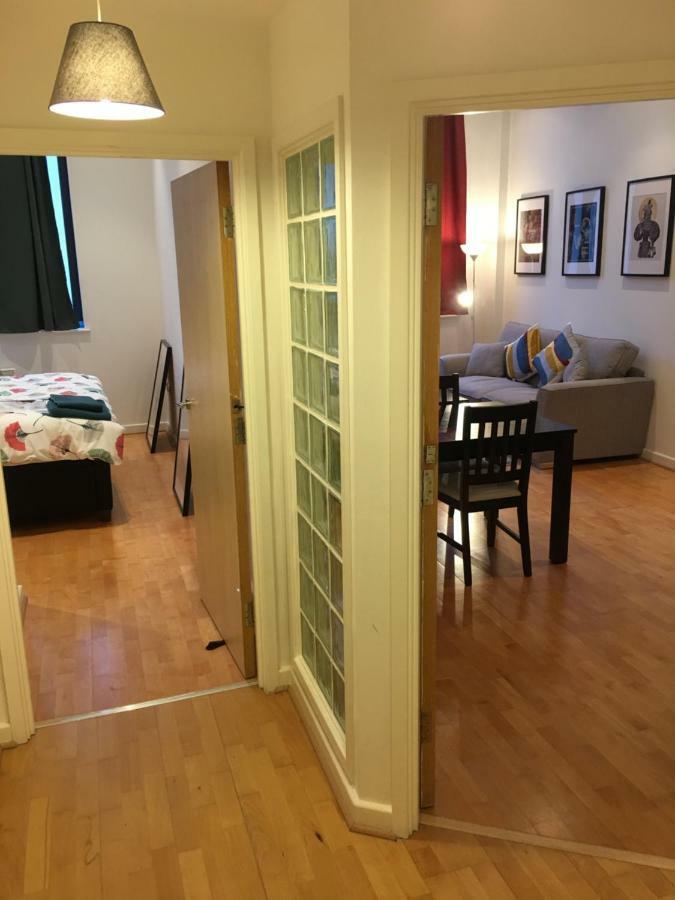 Stylish City Centre Apartment Cardiff Exterior photo