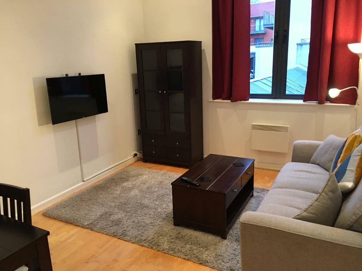 Stylish City Centre Apartment Cardiff Exterior photo
