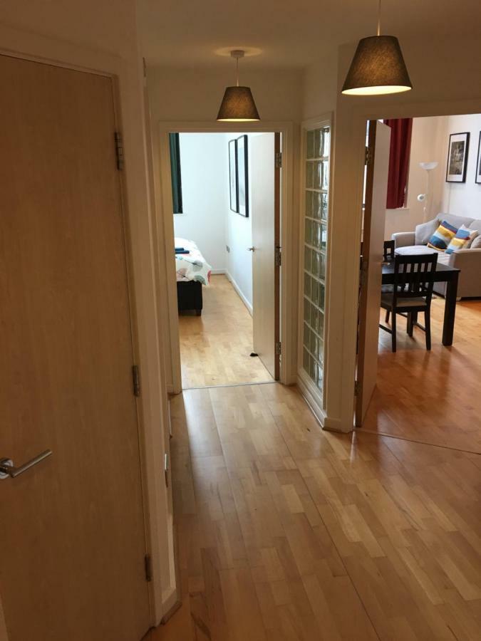 Stylish City Centre Apartment Cardiff Exterior photo