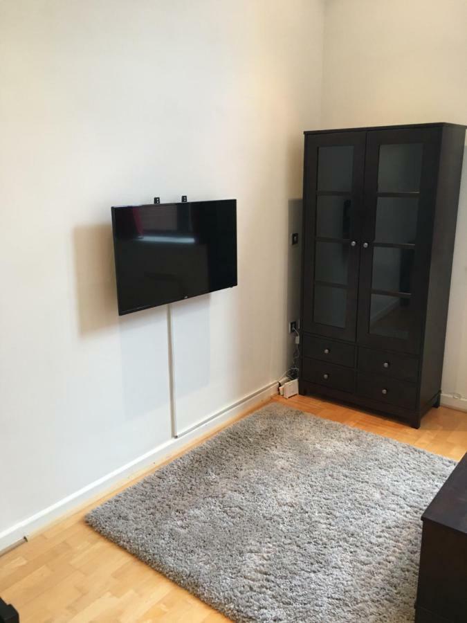 Stylish City Centre Apartment Cardiff Exterior photo