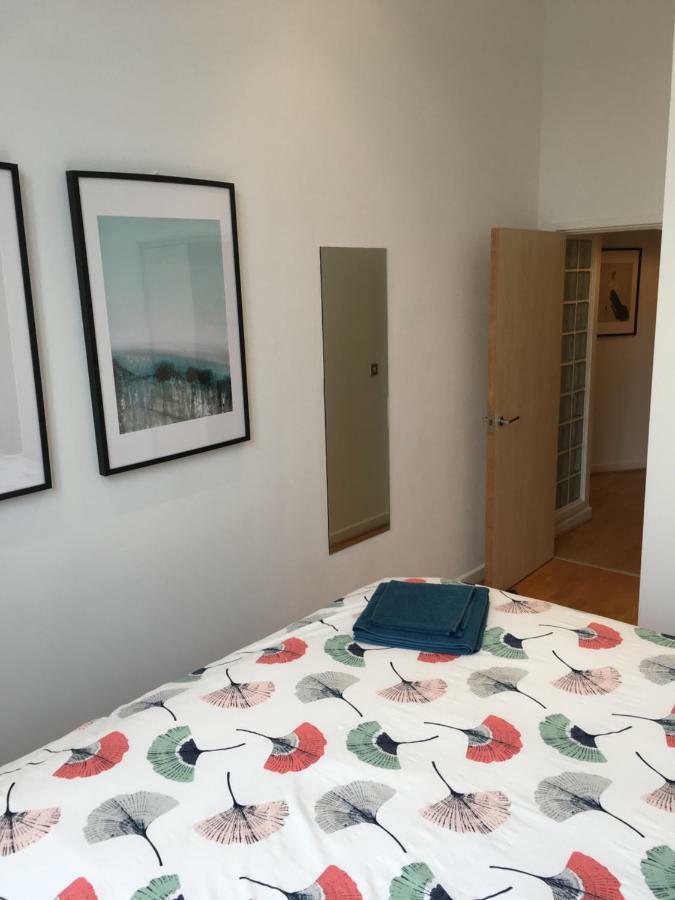 Stylish City Centre Apartment Cardiff Exterior photo